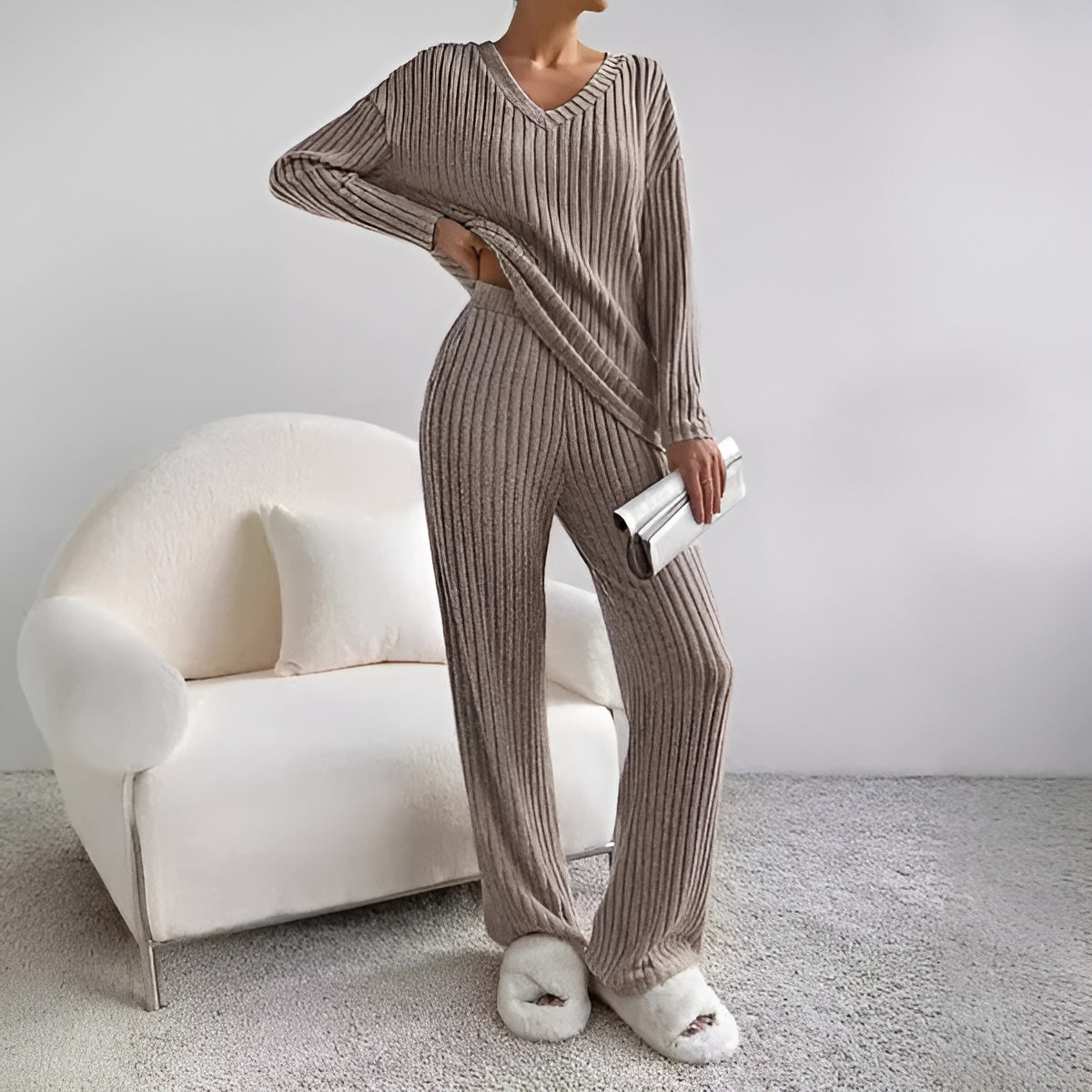 Aveloria – Gebreide Tweedelige Set met V-hals Trui & Broek, Warm & Stijlvol voor Herfst/Winter