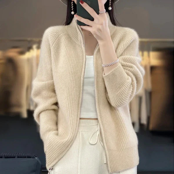Noelle Wolblend Cardigan – Luxe Warmte met Tijdloze Elegantie