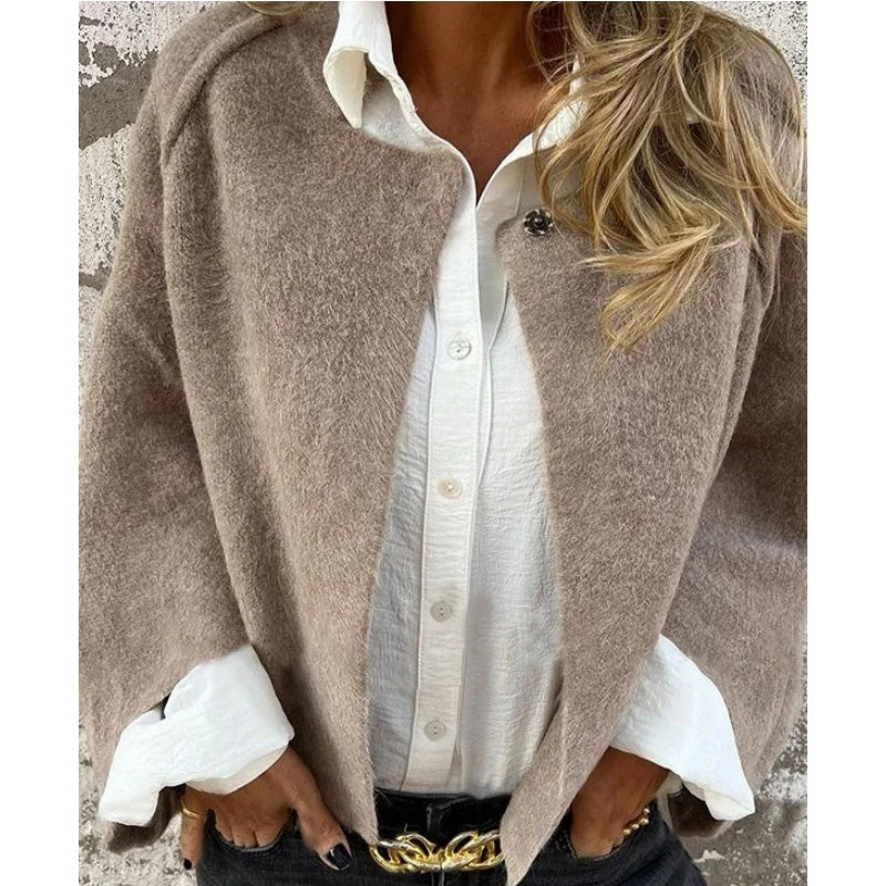 Faye – Kort Faux Cashmere Jasje voor Elegante Warmte en Tijdloze Stijl