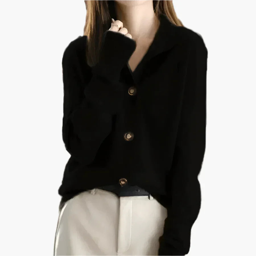 Lorine – Gebreid Damesvest met Elegante Knoopsluiting en Tijdloze Warmte