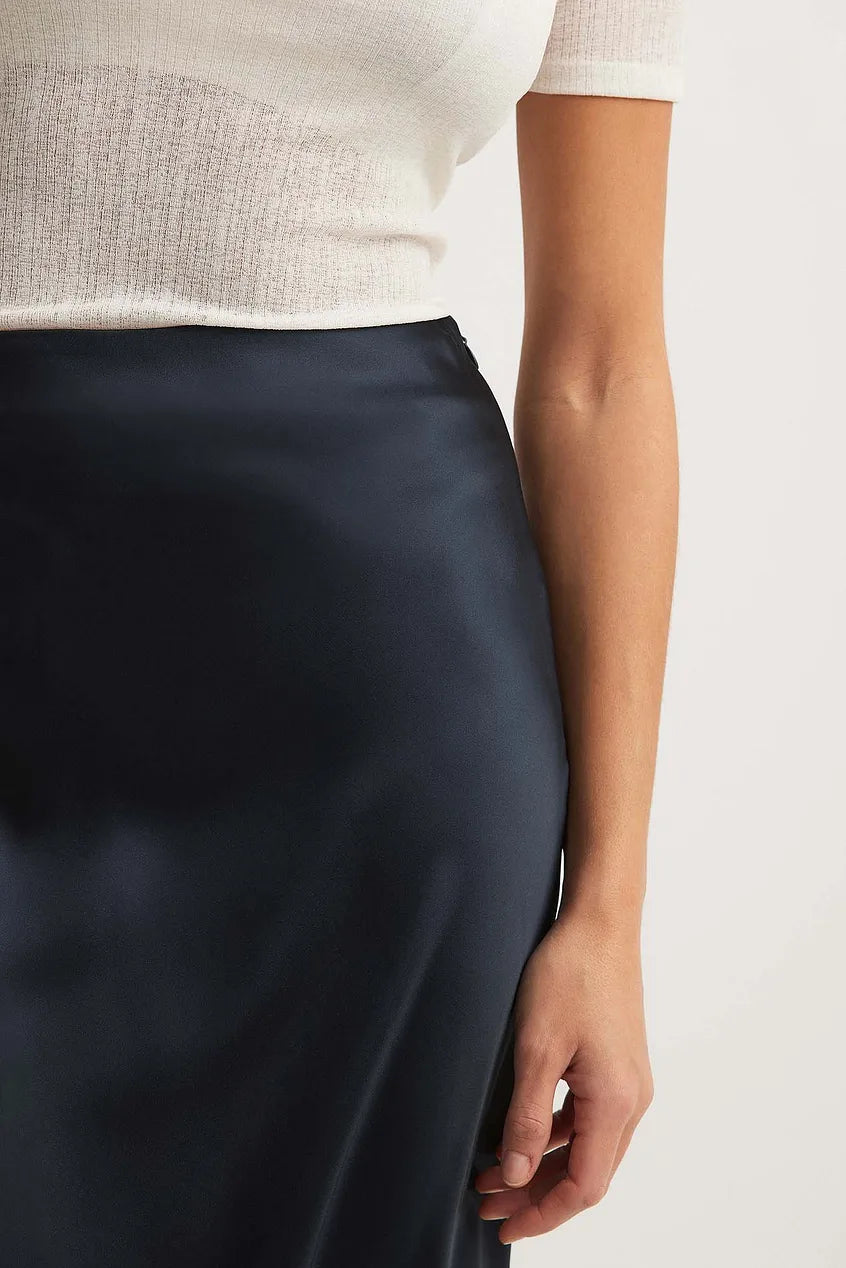 Selina Satijnen Midi-Rok – Stralende Elegantie & Vloeiende Pasvorm