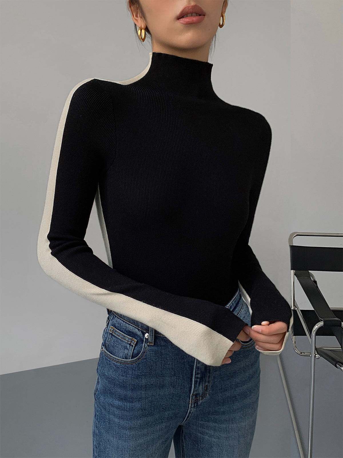 Noelle – Tweekleurige Gebreide Top met Regular Fit