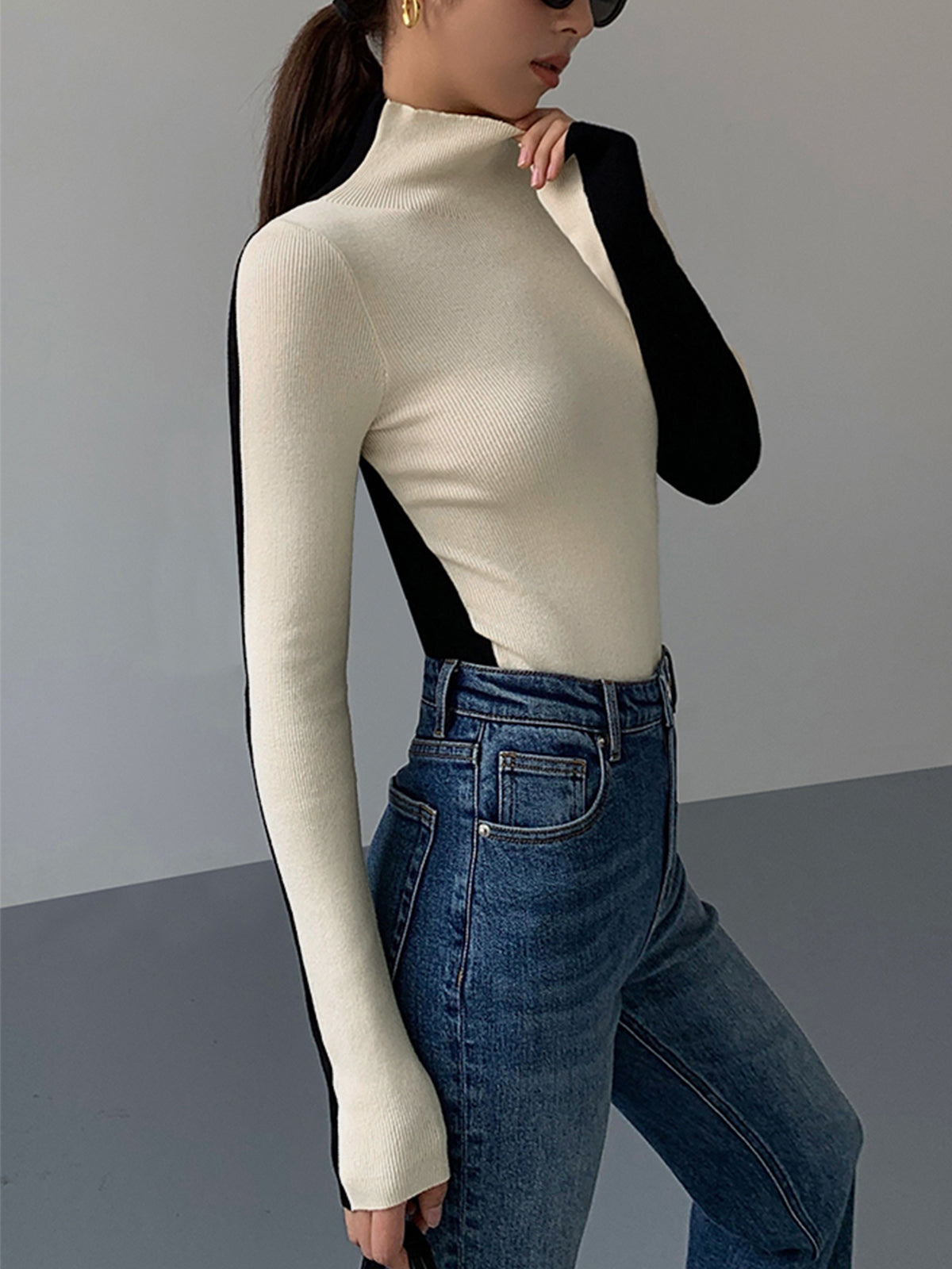 Noelle – Tweekleurige Gebreide Top met Regular Fit