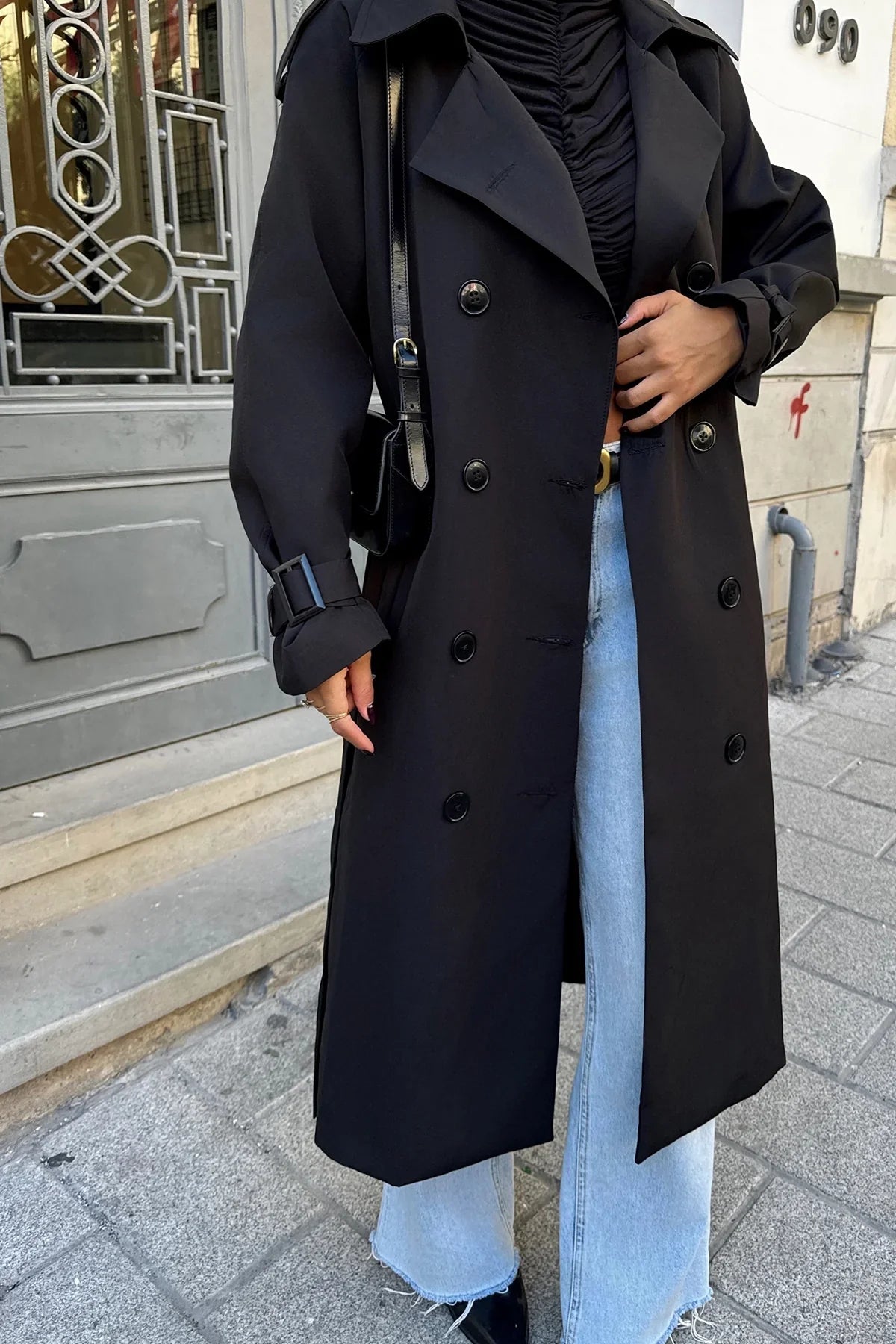 Amara Classic Trenchcoat – Tijdloze Elegantie voor het Koude Seizoen