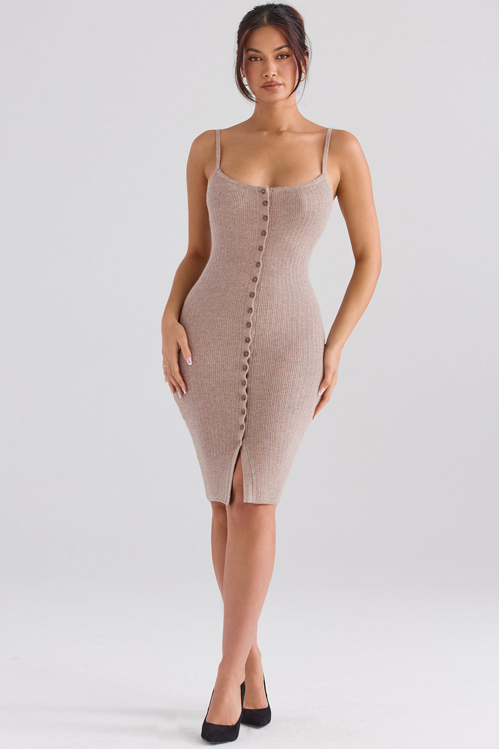 Mirelle Jurk – Beige Gebreide Jurk met Nepbontkraag en Elegante Knopen