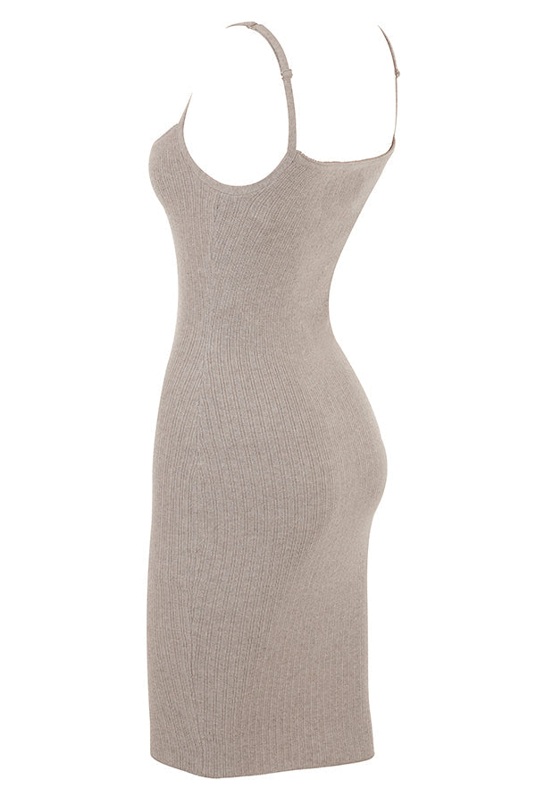 Mirelle Jurk – Beige Gebreide Jurk met Nepbontkraag en Elegante Knopen