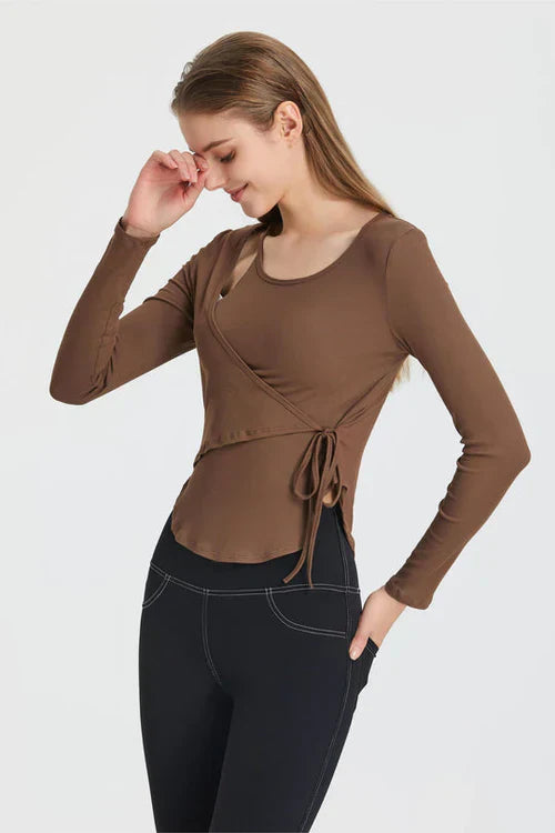 Marisse Wikkeltop – Asymmetrische Elegantie met Tijdloze Charme