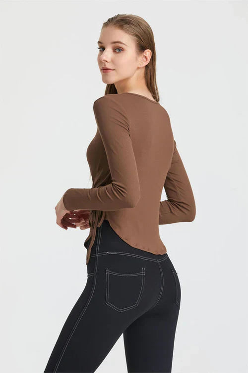 Marisse Wikkeltop – Asymmetrische Elegantie met Tijdloze Charme