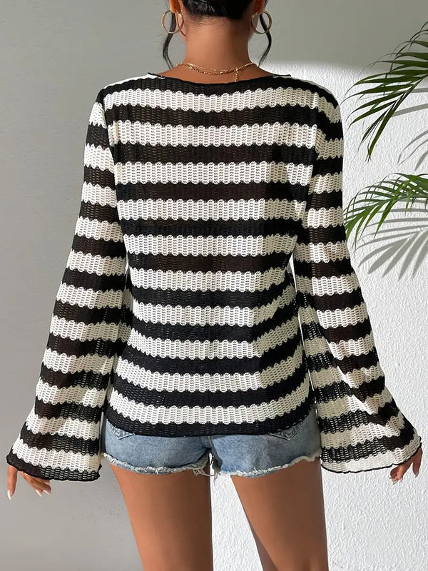 Olivienne – Gestreepte Top met Elegante Klokmouwen