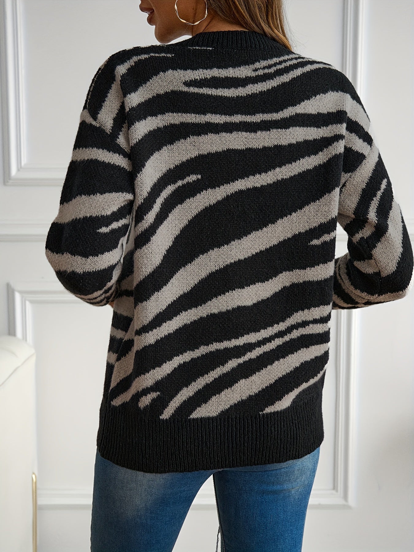 Elin Gebreide Trui met Zebraprint – Gedurfde Stijl & Comfort in Één