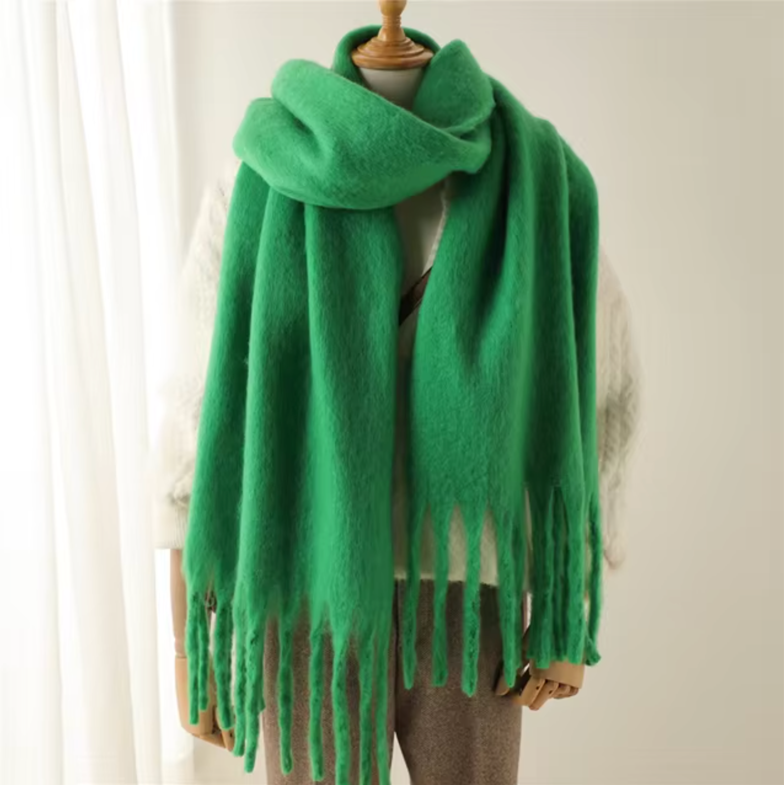 Averine – Luxe cashmere-look wintersjaal met franjes voor dames