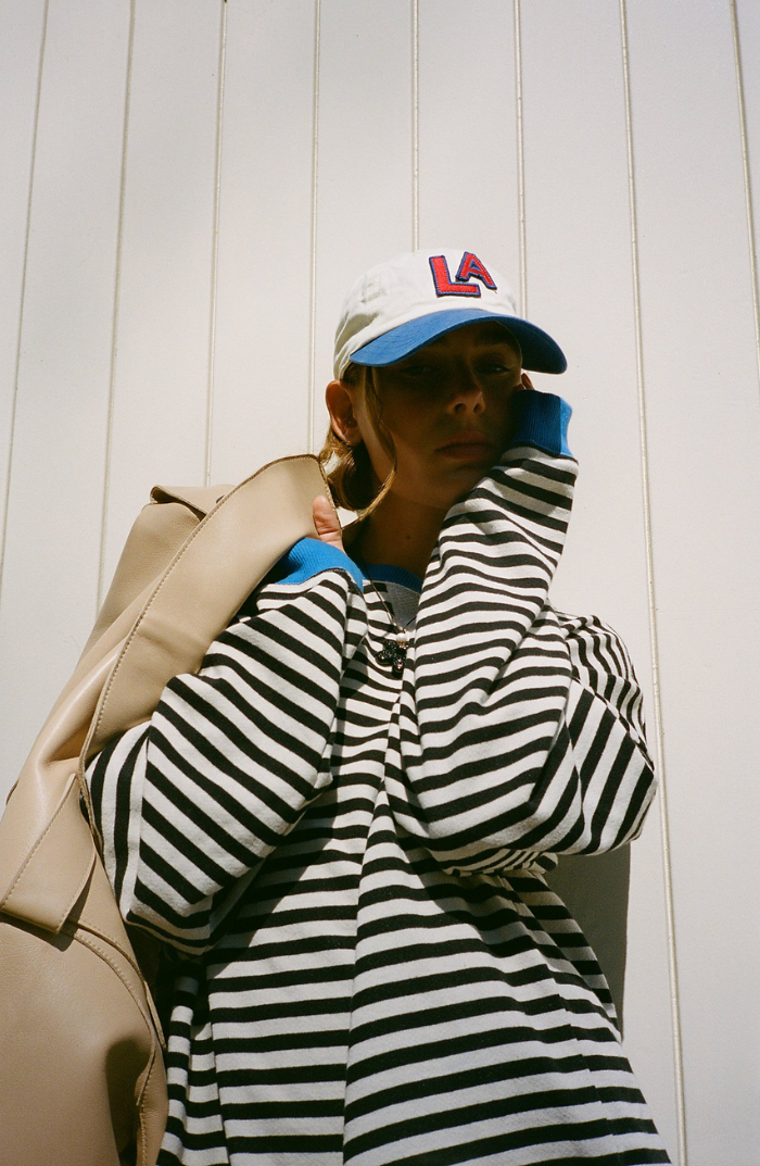 Aveline Gestreepte Oversized Trui voor Dames – Comfort, Stijl & Tijdloze Elegantie