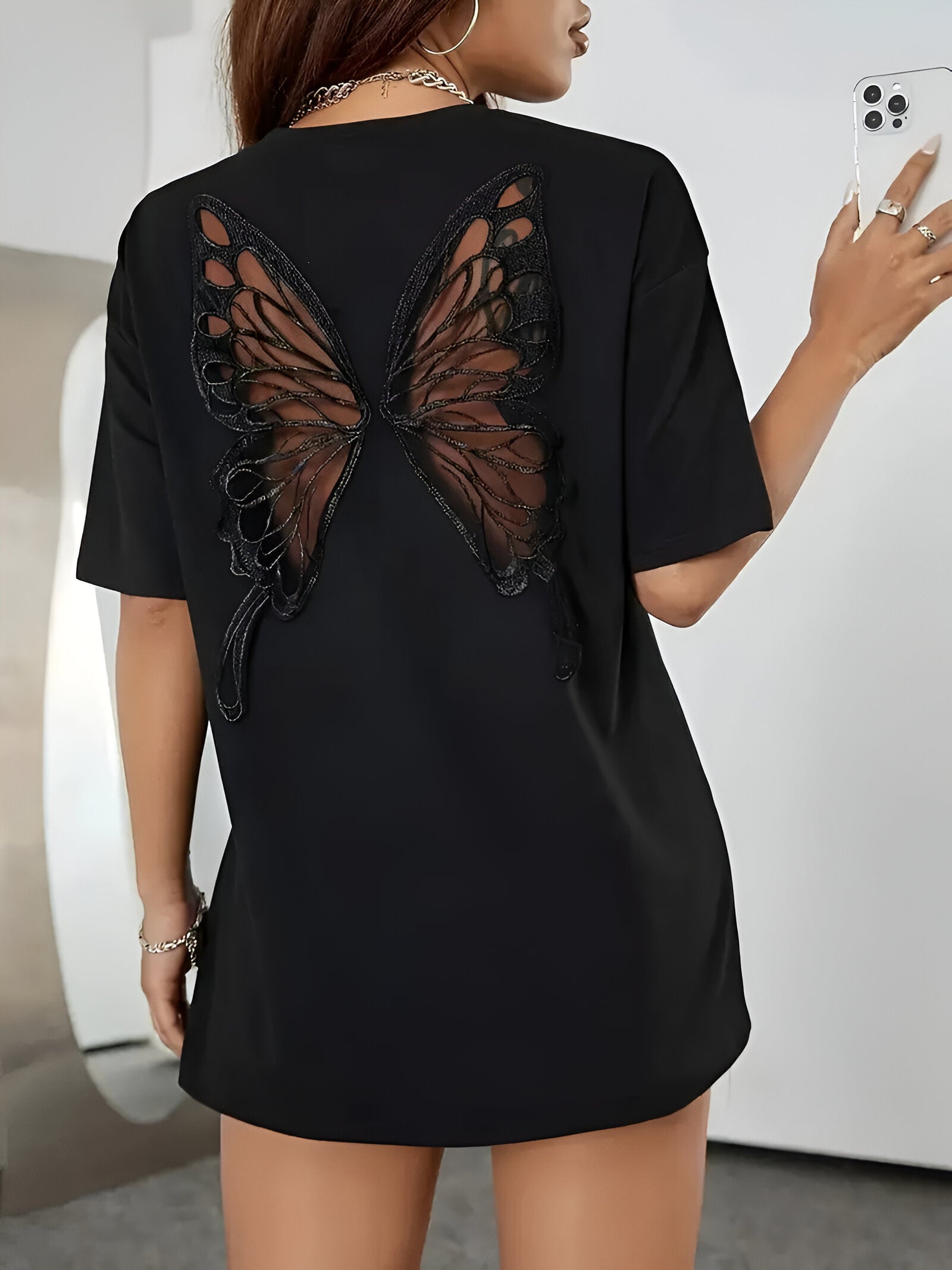 Eliora – Cropped Dames T-shirt met Vlinderkant & Lange Mouwen