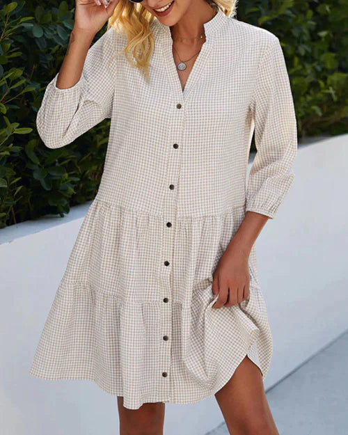 Dames zomerjurk met V-hals, ruitpatroon en knoopsluiting – comfortabel en elegant