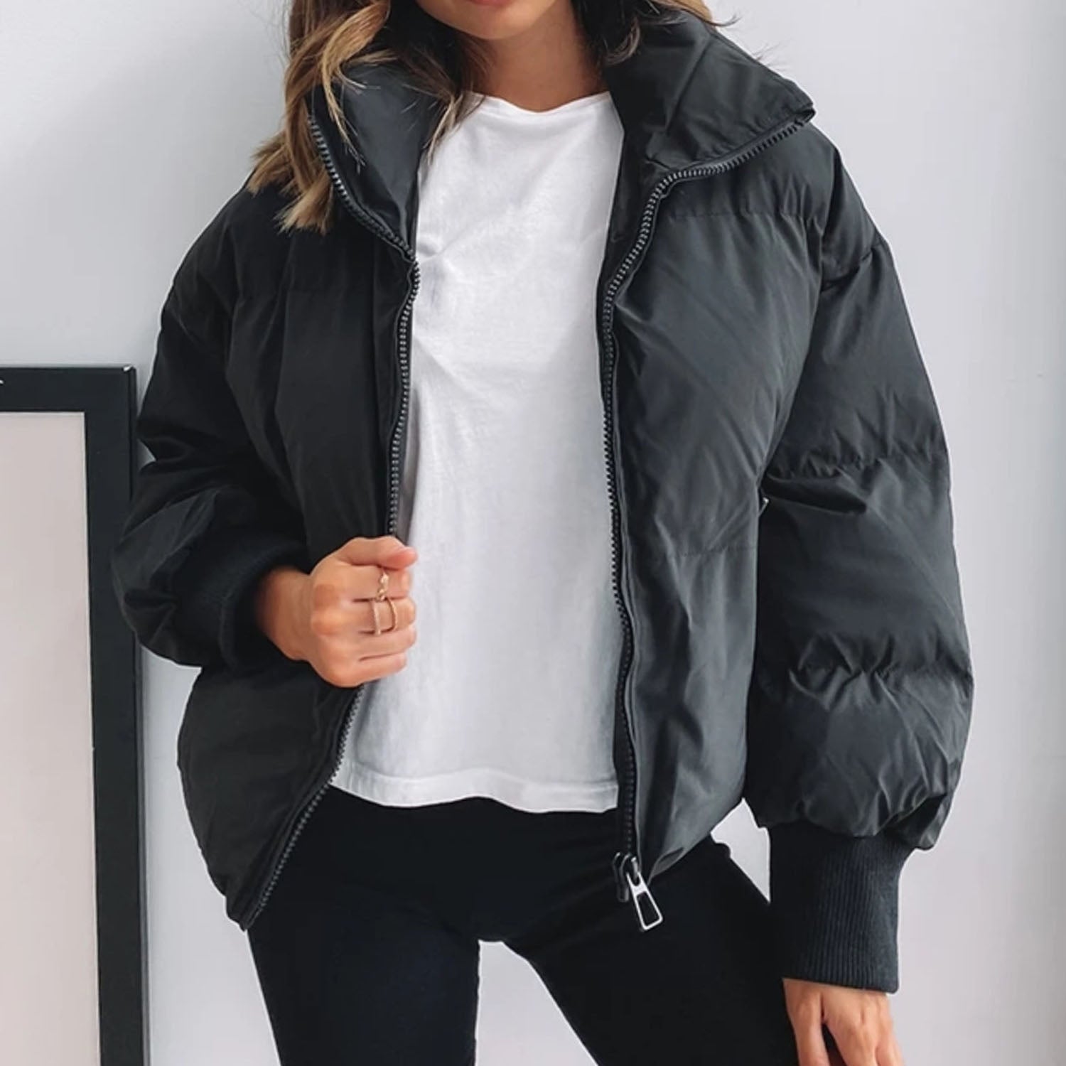 Leonie Cropped Donsjas – Warmte en Stijl in een Modern Silhouet