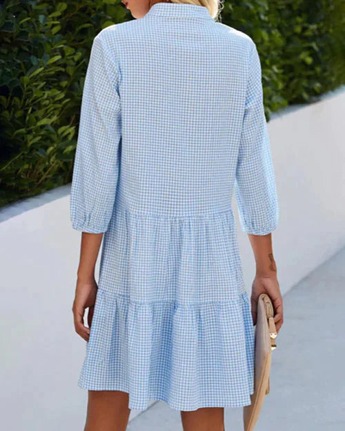 Dames zomerjurk met V-hals, ruitpatroon en knoopsluiting – comfortabel en elegant