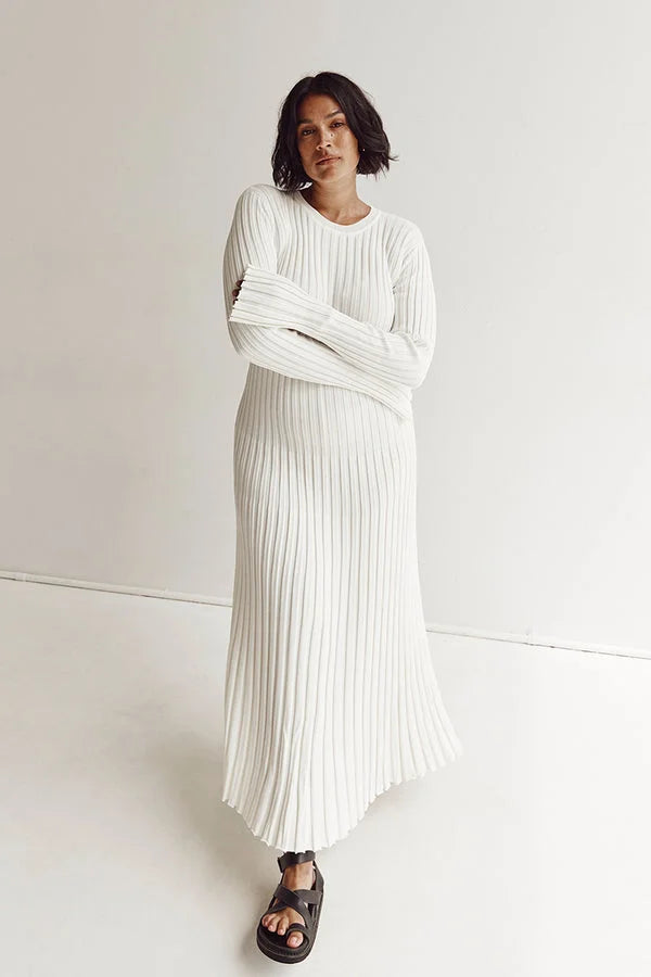Alvaris – De stretch jurk die elegantie en comfort samenbrengt