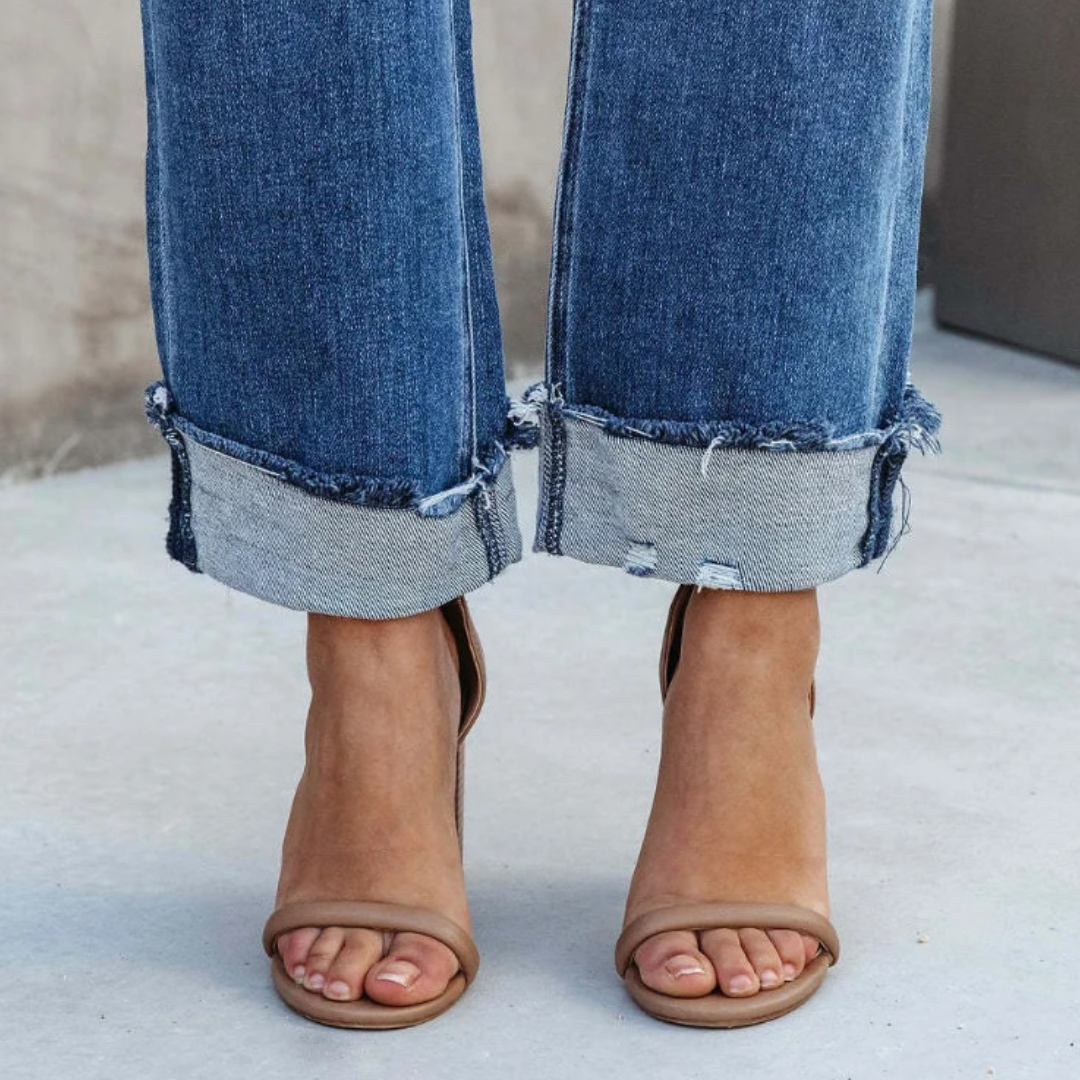 Elayne High-Waist Jeans – Tijdloze Elegantie met Modern Comfort