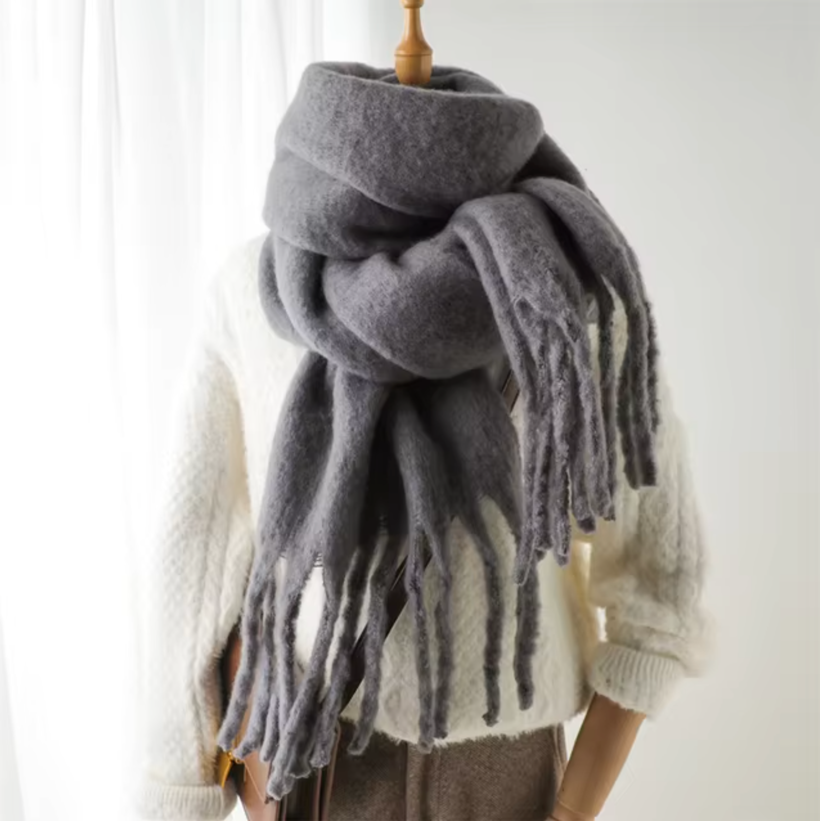 Averine – Luxe cashmere-look wintersjaal met franjes voor dames