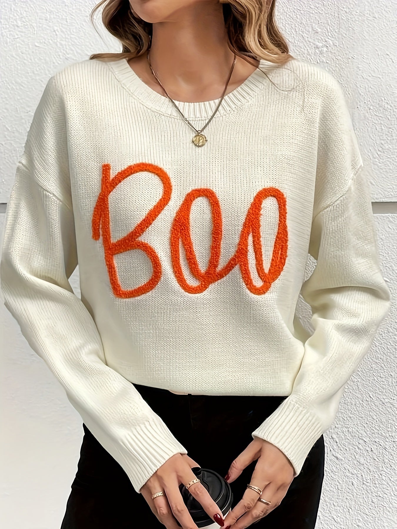 Maelys – Speelse Halloween trui met ‘Boo’-opdruk voor dames