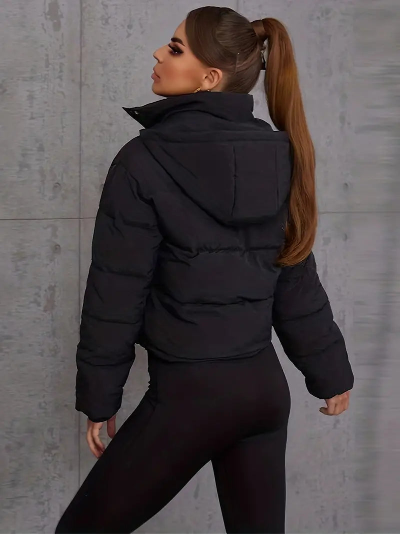 Amara Cropped Puffer Jacket – Warmte en Stijl in Perfect Evenwicht