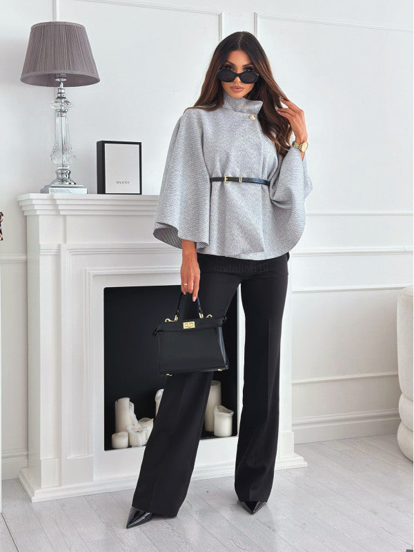Cyarisse – Batwing Cloak Top met Riem, Warm & Elegant