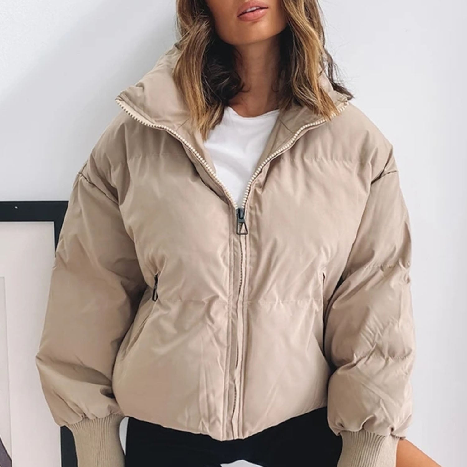 Leonie Cropped Donsjas – Warmte en Stijl in een Modern Silhouet