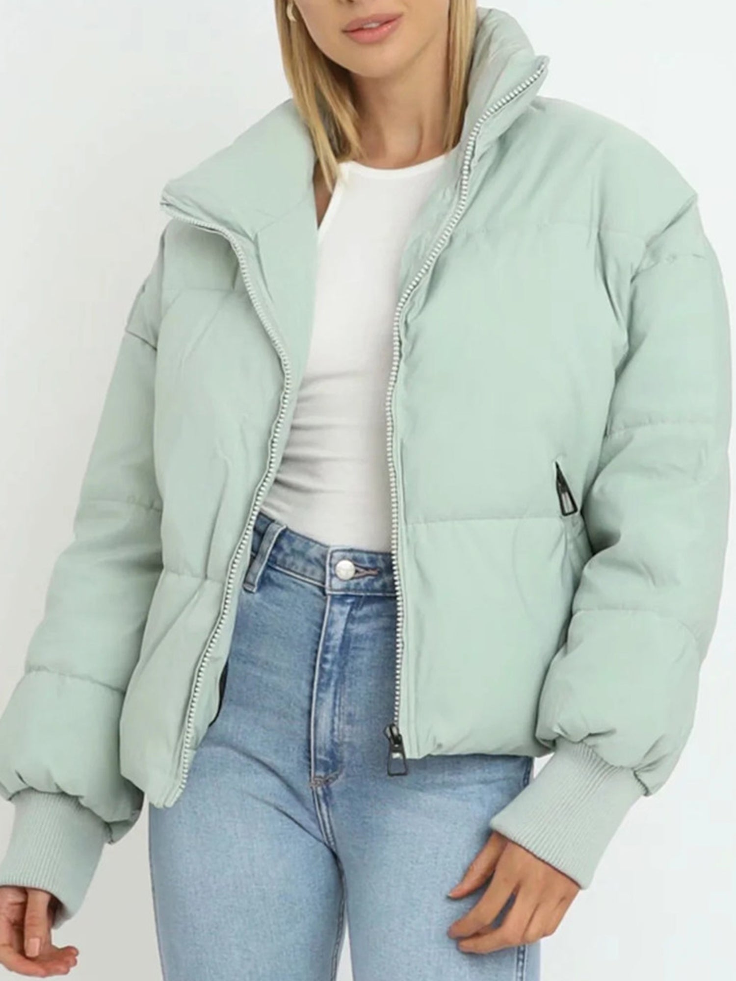 Leonie Cropped Donsjas – Warmte en Stijl in een Modern Silhouet