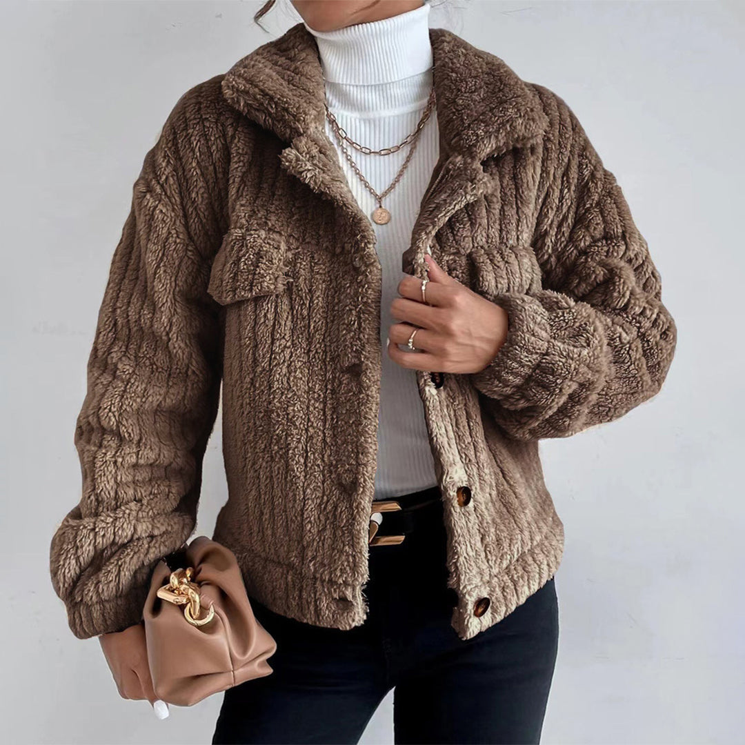 Elandra – Elegante Teddy Jas met Praktische Zakken