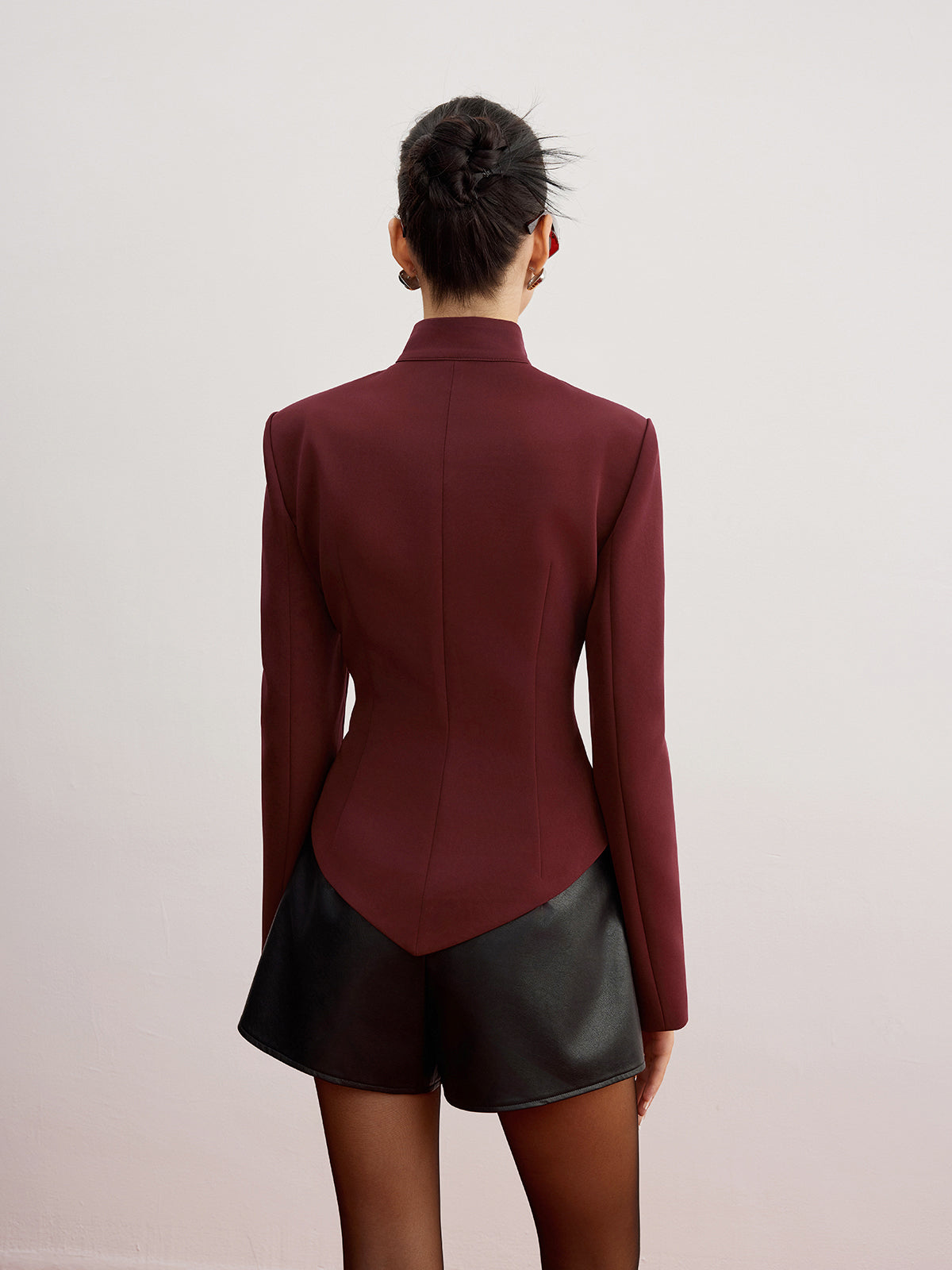 Marvella Slanke Blazer met Schoudervullingen – Elegant, Gestructureerd en Tijdloos Stijlvol