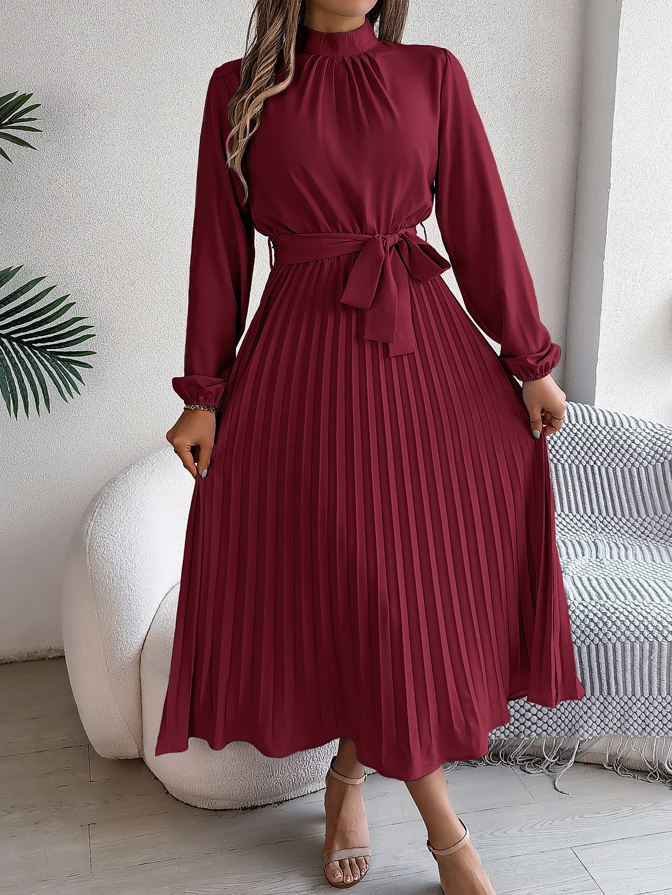 Jurk Dames met Opstaande Kraag en Geplooide Rok – Elegant & Veelzijdig