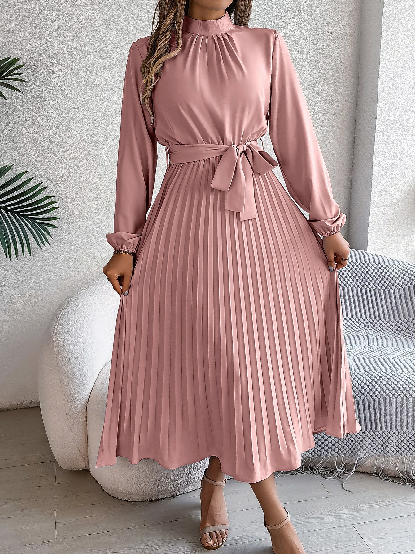 Jurk Dames met Opstaande Kraag en Geplooide Rok – Elegant & Veelzijdig