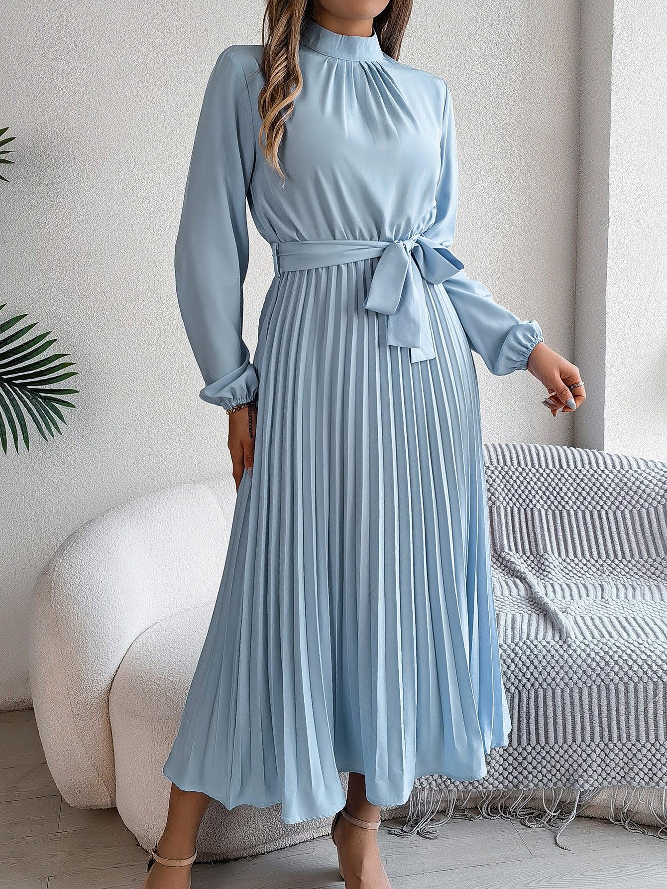 Jurk Dames met Opstaande Kraag en Geplooide Rok – Elegant & Veelzijdig