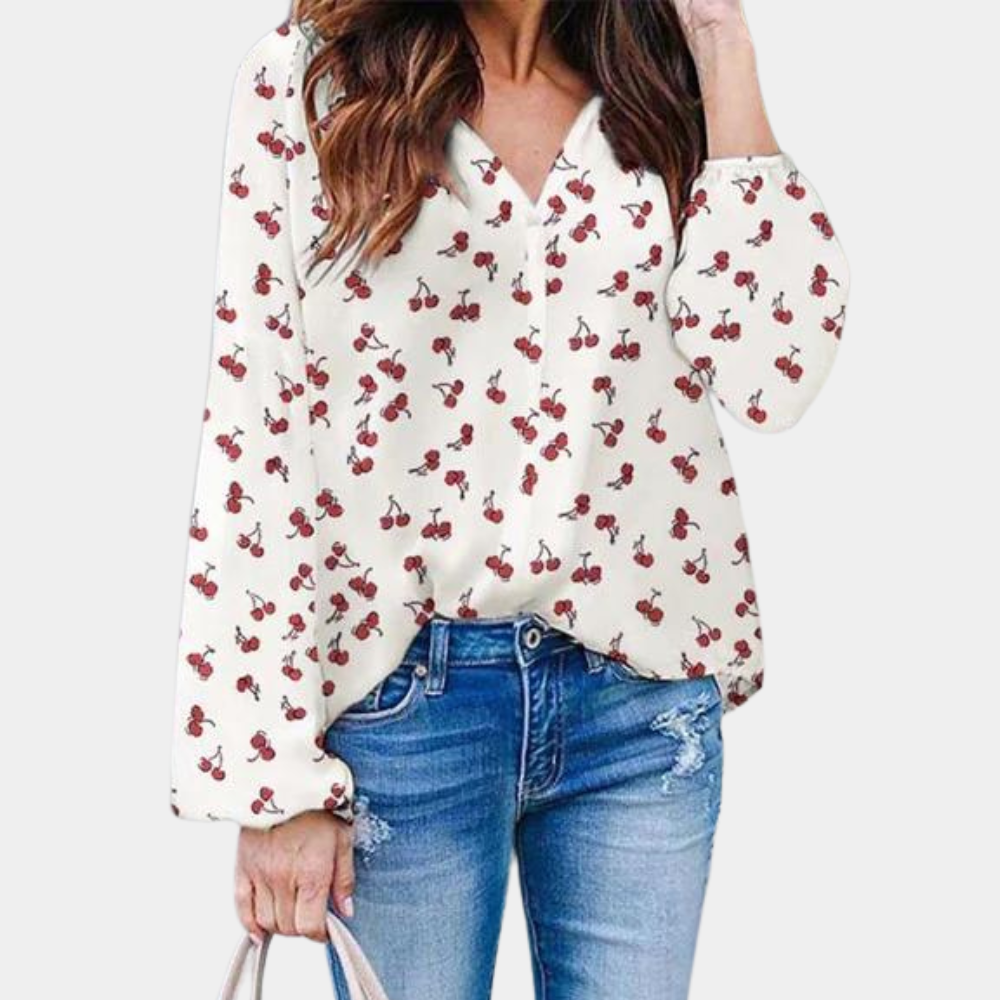 Cerise – Damesblouse met Kersenprint en Tijdloze Elegantie