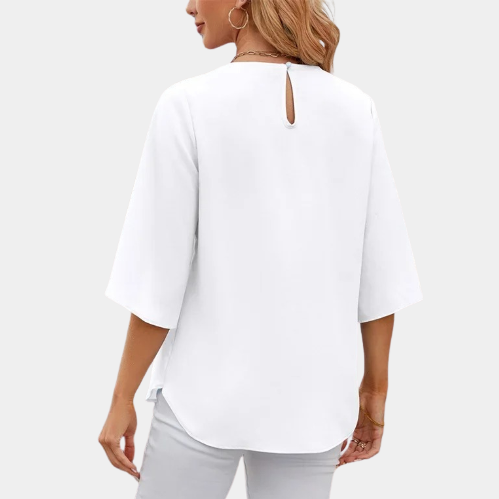 Annelura – vrouwelijke blouse met losse pasvorm en verfijnde uitstraling