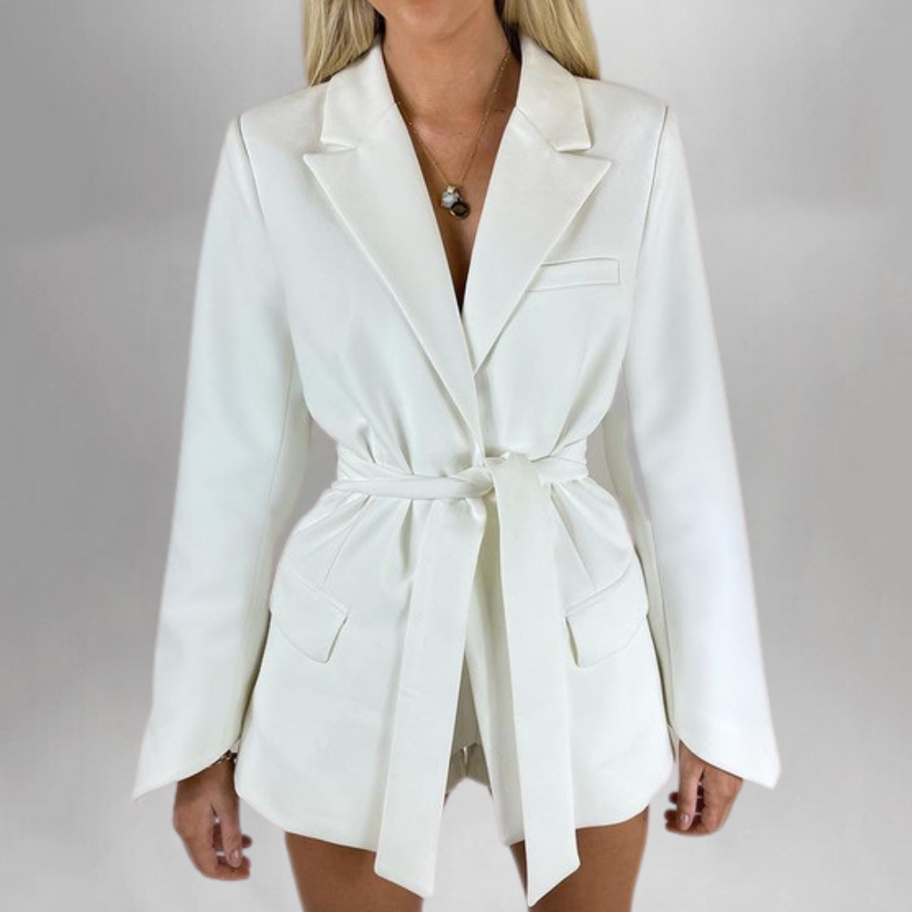 Celina Dames Getailleerde Blazer met Ceintuur – Chic en Modern