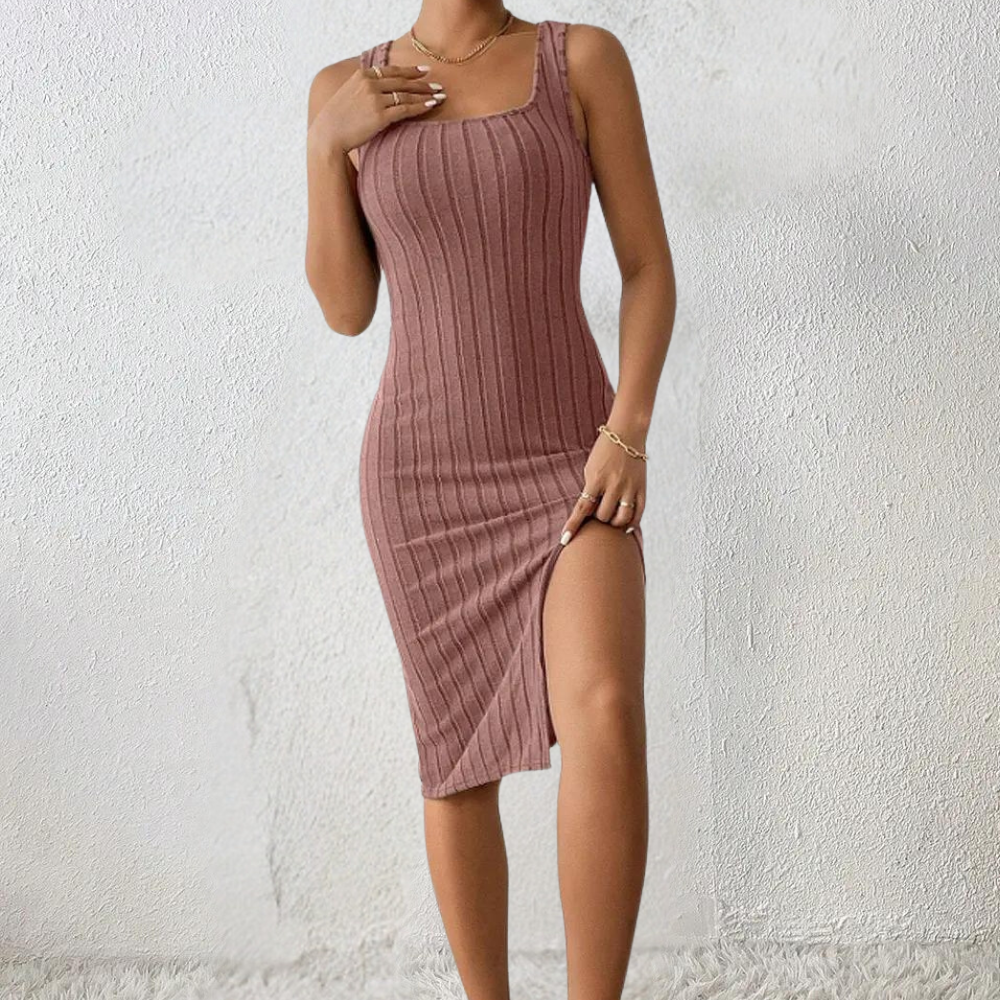 Elanisse – Strapless gebreide jurk met elegante voorsplit en verfijnde pasvorm