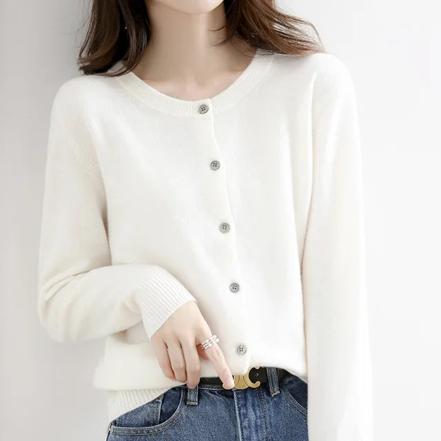 Celestine Cashmere Cardigan – tijdloze damescardigan met luxe zachtheid en klassieke knoopsluiting