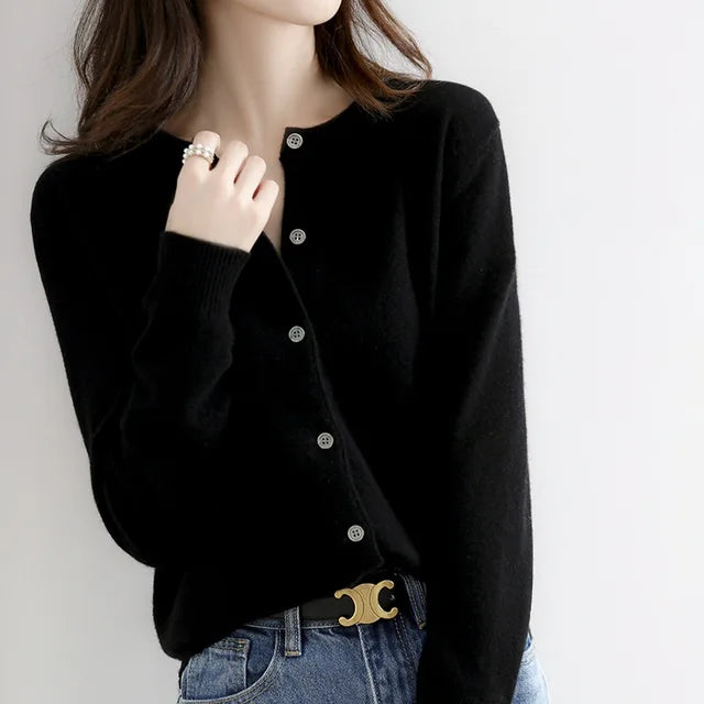 Celestine Cashmere Cardigan – tijdloze damescardigan met luxe zachtheid en klassieke knoopsluiting