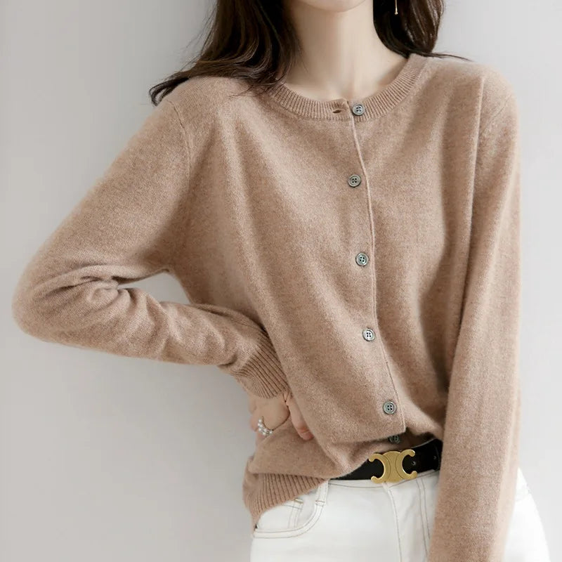 Celestine Cashmere Cardigan – tijdloze damescardigan met luxe zachtheid en klassieke knoopsluiting