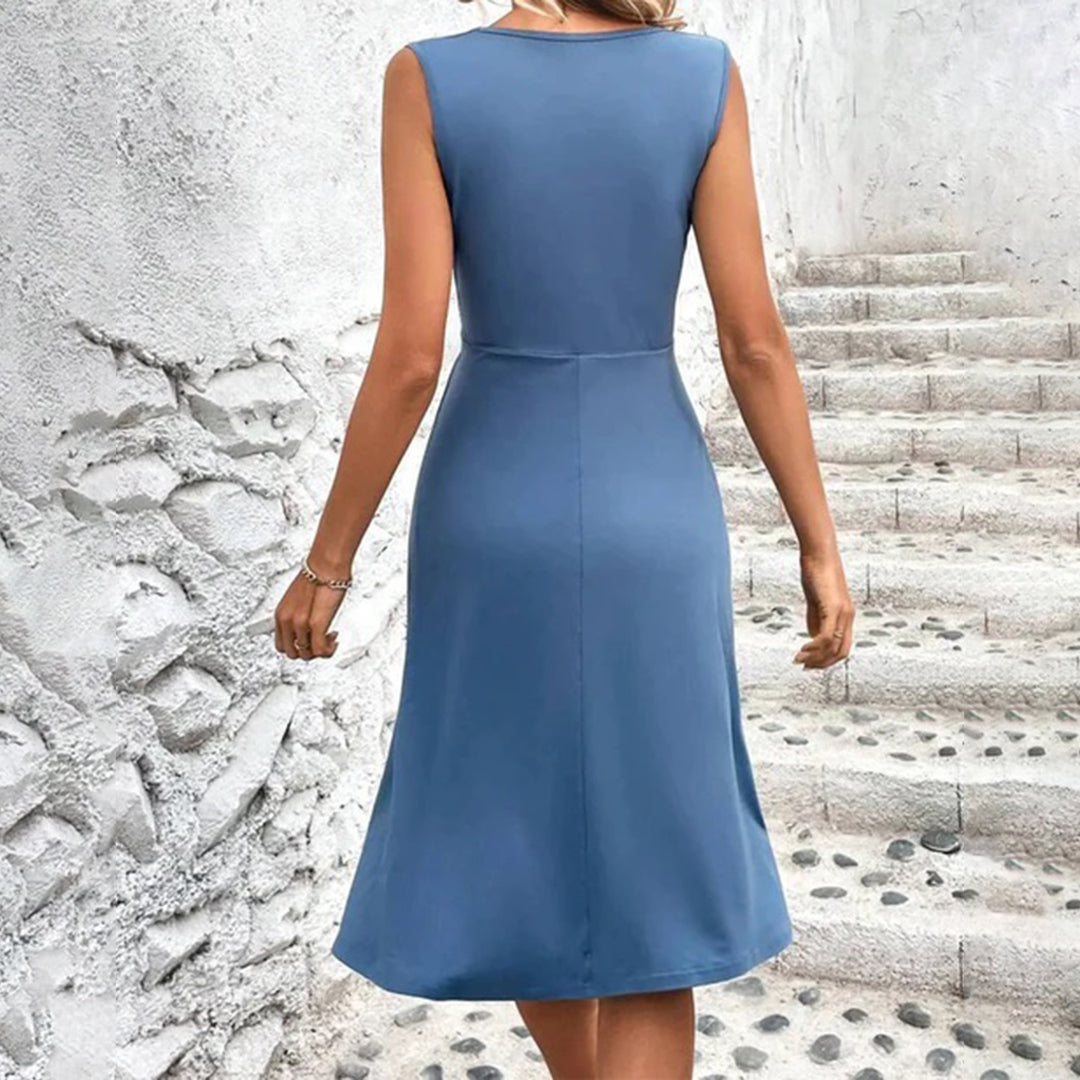 Serelina – Mouwloze Zomerjurk met Elegante Knielengte