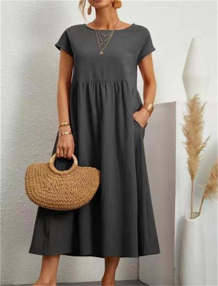 Virelle – Minimalistische zomerjurk met losse pasvorm en elegante eenvoud