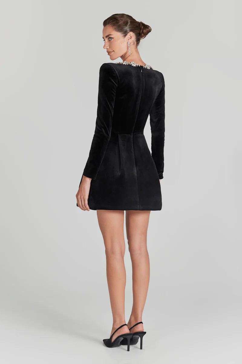 Meliora Velvet Evening Dress – Tijdloze Luxe in Fluweel