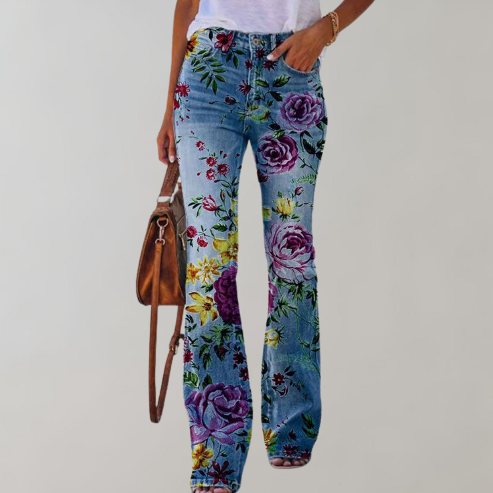 Rivka Flare – Trendy flare broek met levendige prints en comfy fit
