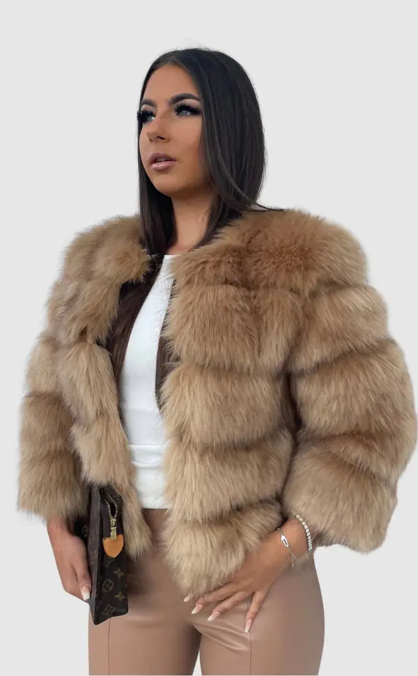 Marvella Bontjas – Luxe Warmte met een Glamoureuze Touch