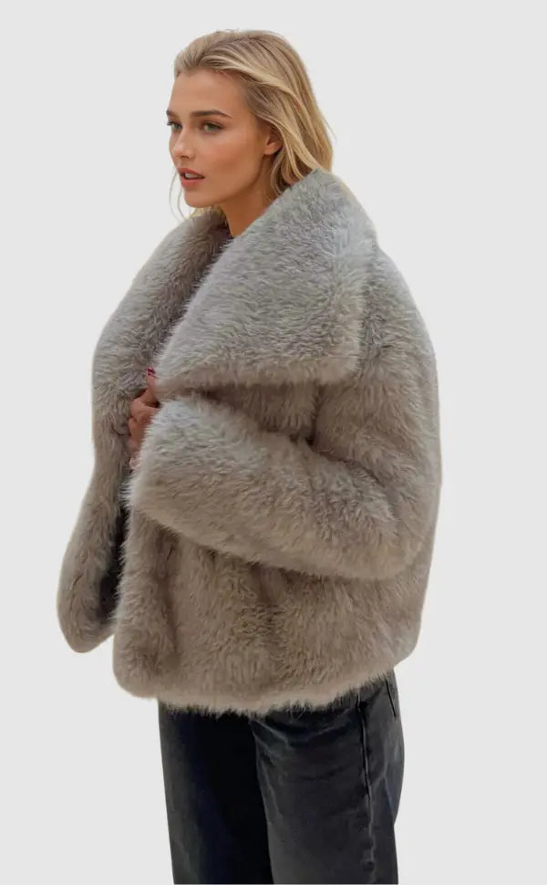 Alvéra Bontjas – Tijdloze Luxe in Elke Beweging