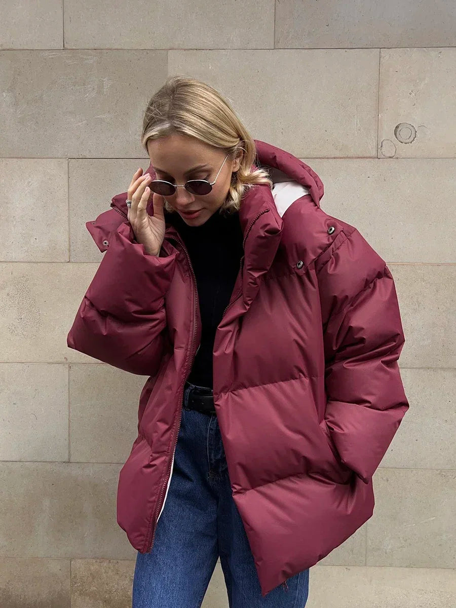 Nolene – Luxe gevoerde dames winterjas met getailleerde pasvorm en verstelbare capuchon