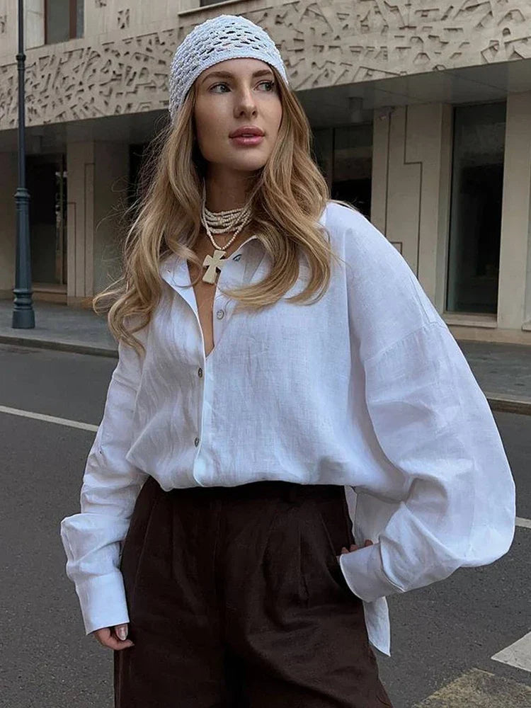 Elayna – Oversized Damesblouse met Klassieke Kraag en Lichte Fit