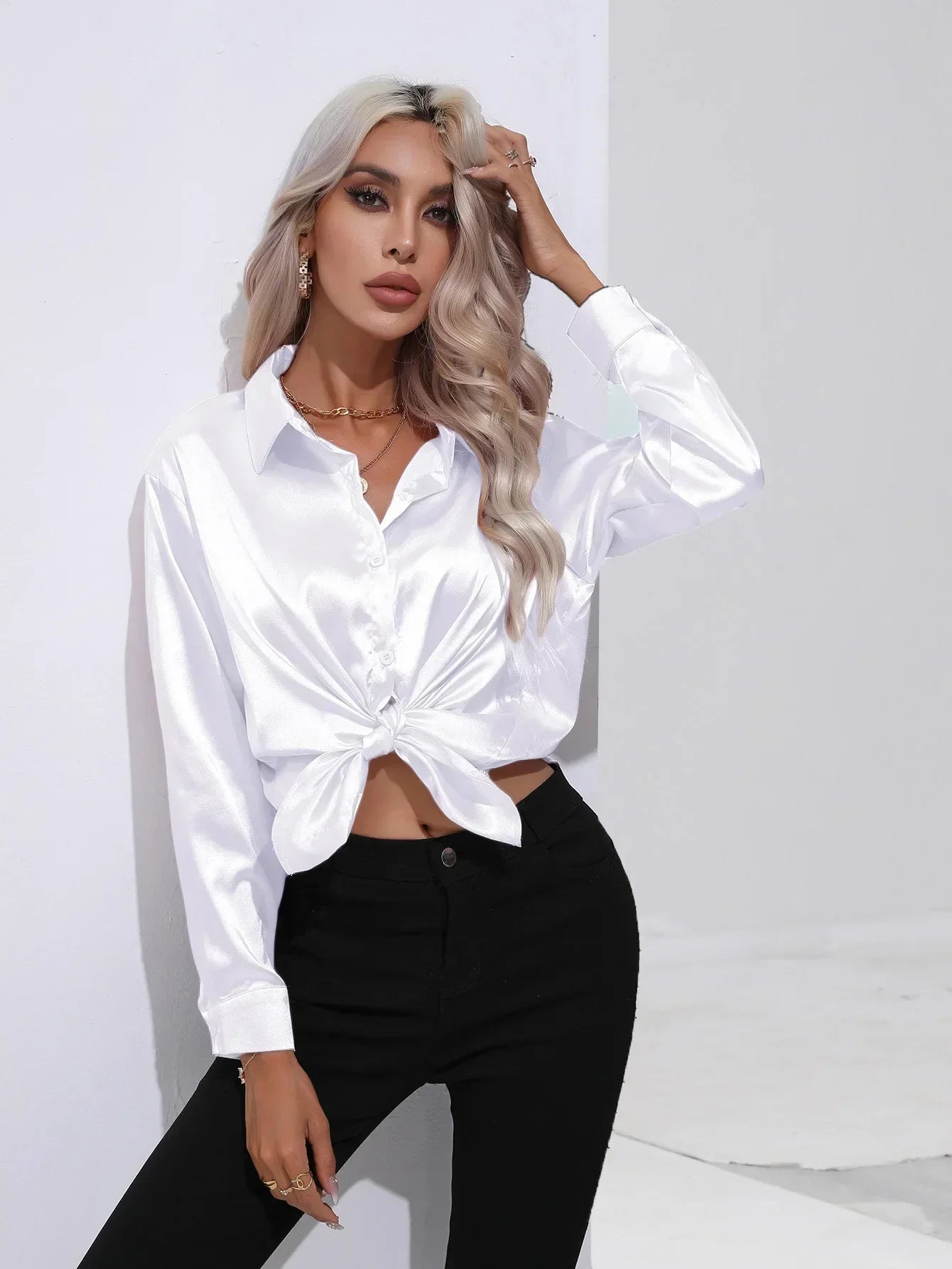 Serenya – Satijnen Blouse met Lange Mouwen, Elegant & Tijdloos voor Kantoor en Events