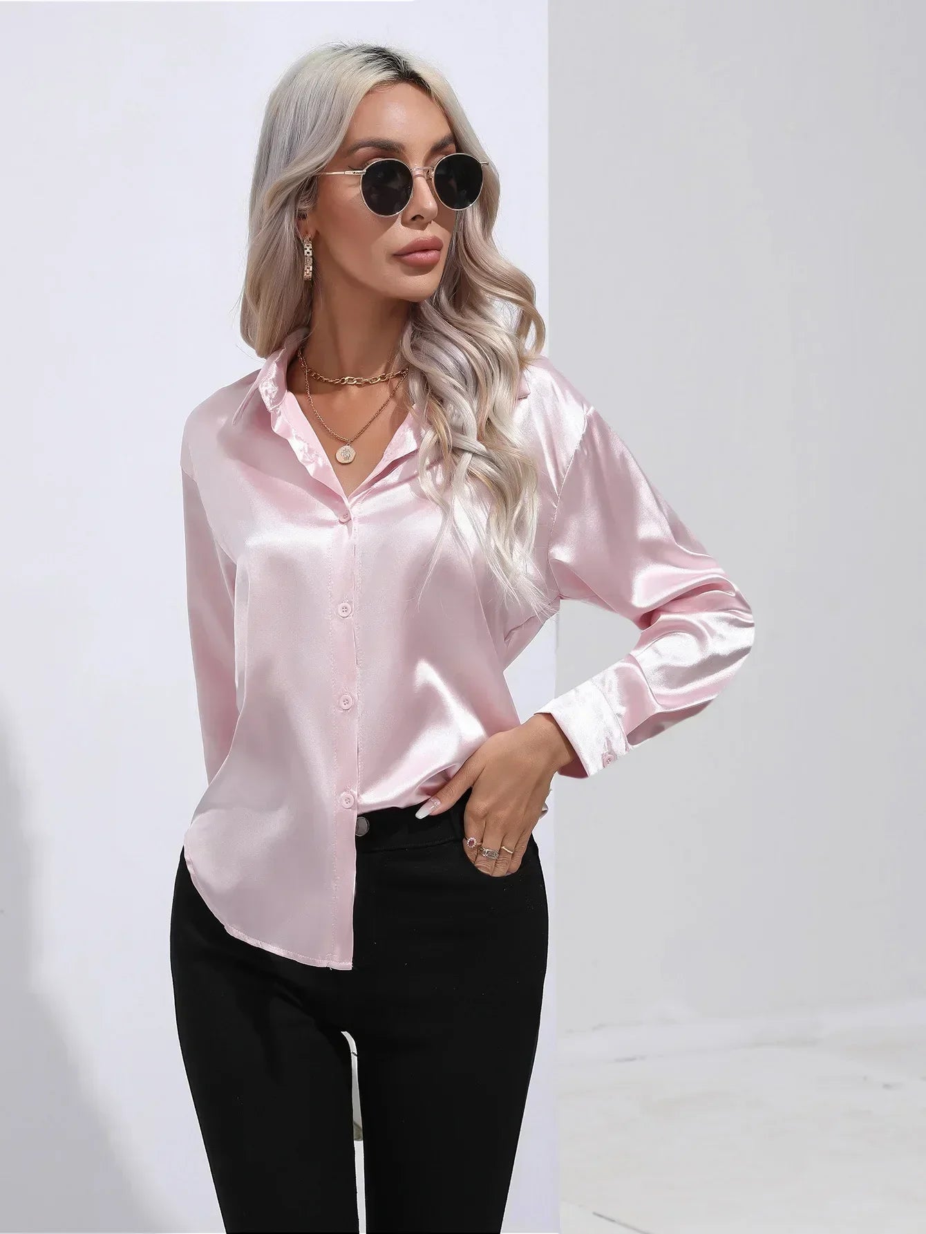 Serenya – Satijnen Blouse met Lange Mouwen, Elegant & Tijdloos voor Kantoor en Events